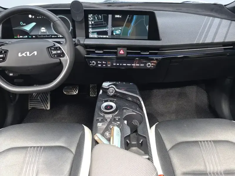 2022 Kia EV6 с пробегом 46 352 км