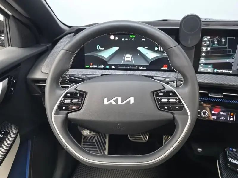 2022 Kia EV6 с пробегом 46 352 км