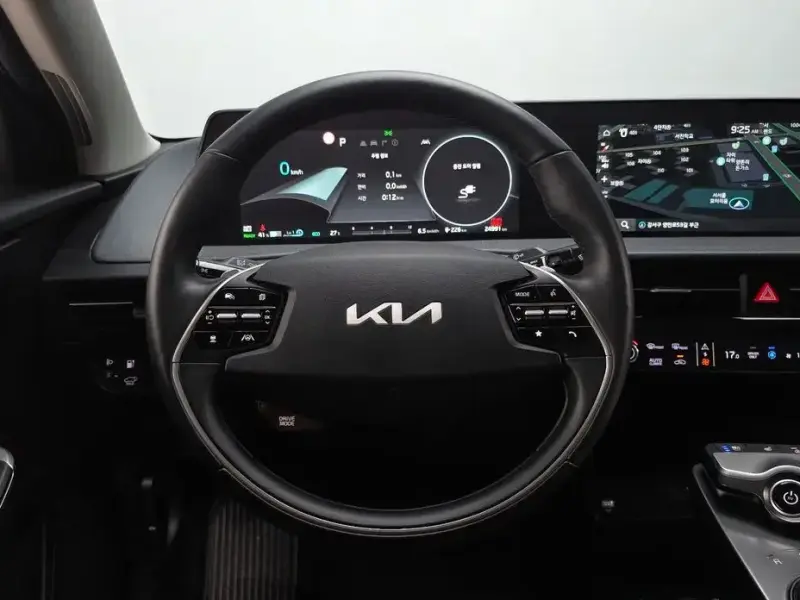 2022 Kia EV6 с пробегом 24 991 км