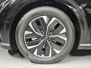 2023 Kia EV6 с пробегом 45 035 км