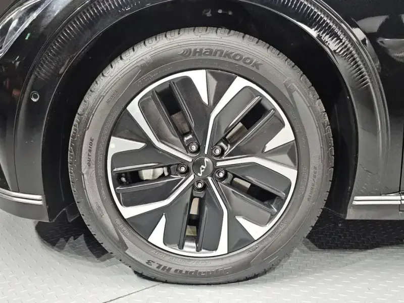 2023 Kia EV6 с пробегом 45 035 км