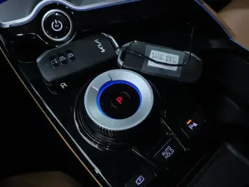 2023 Kia EV6 с пробегом 45 035 км