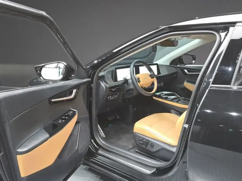 2023 Kia EV6 с пробегом 45 035 км
