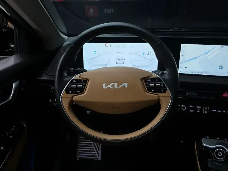 2023 Kia EV6 с пробегом 45 035 км
