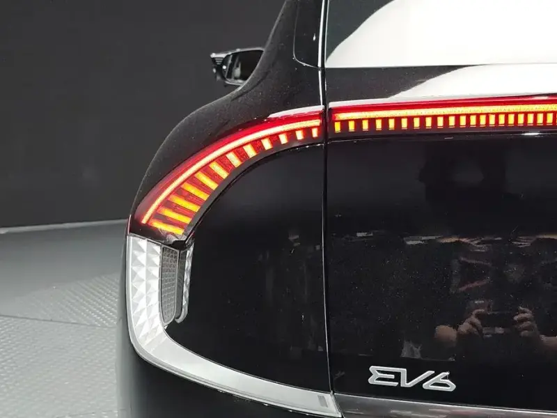2023 Kia EV6 с пробегом 45 035 км
