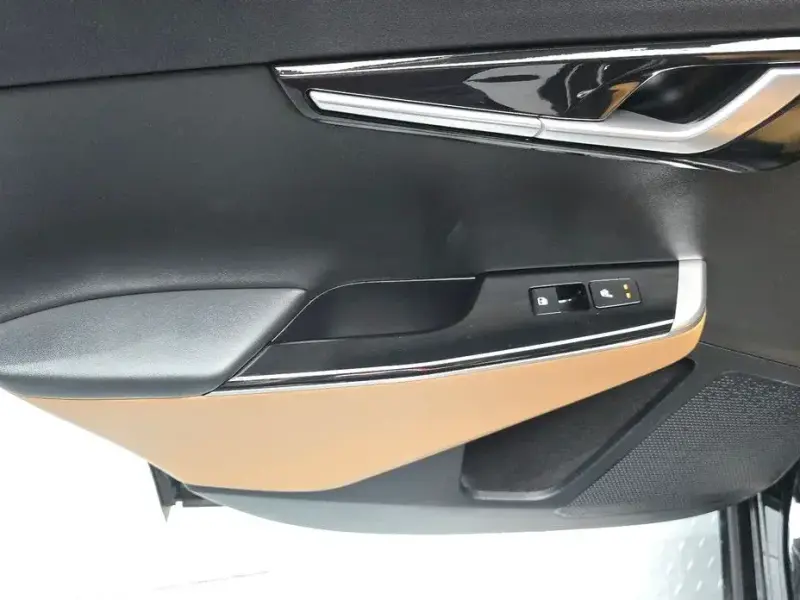 2023 Kia EV6 с пробегом 45 035 км