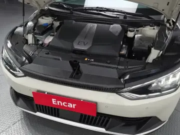 2023 Kia EV6 с пробегом 22 883 км
