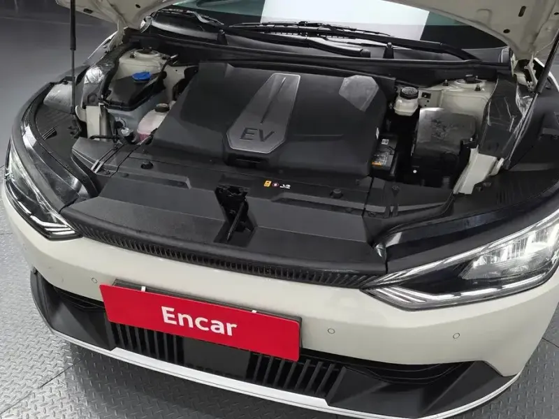 2023 Kia EV6 с пробегом 22 883 км