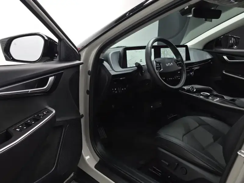 2023 Kia EV6 с пробегом 22 883 км