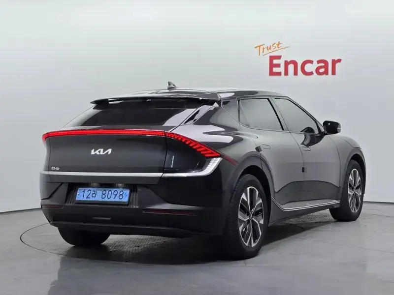 2022 Kia EV6 с пробегом 70 035 км