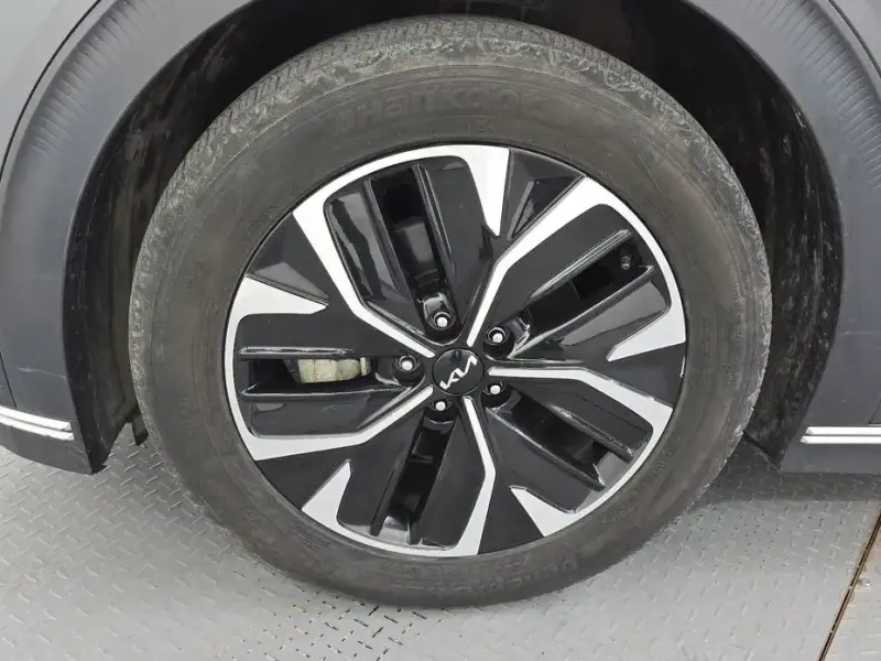 2022 Kia EV6 с пробегом 70 035 км