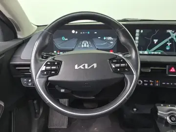 2022 Kia EV6 с пробегом 70 035 км