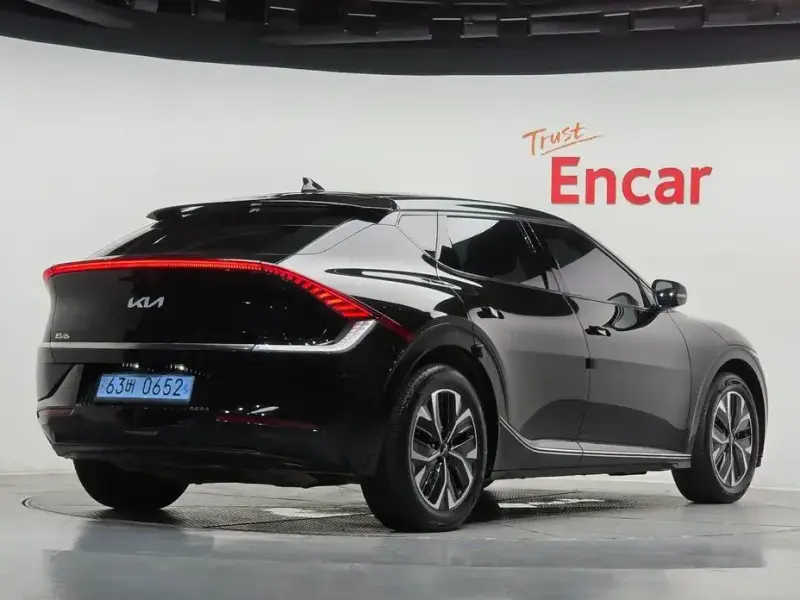 2022 Kia EV6 с пробегом 62 354 км