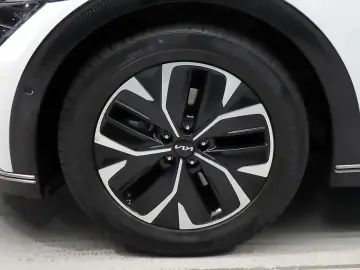 2022 Kia EV6 с пробегом 86 994 км