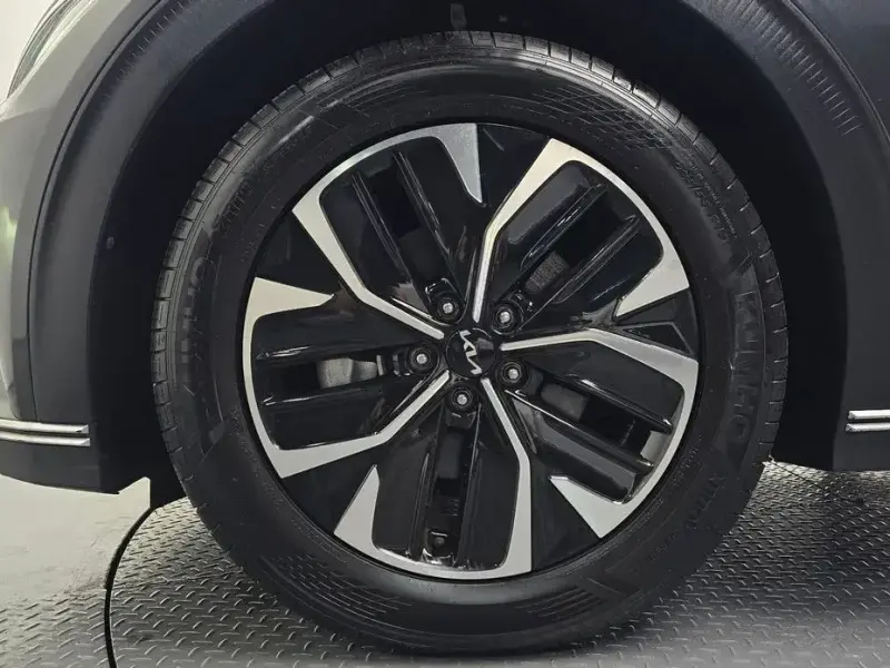 2022 Kia EV6 с пробегом 76 882 км