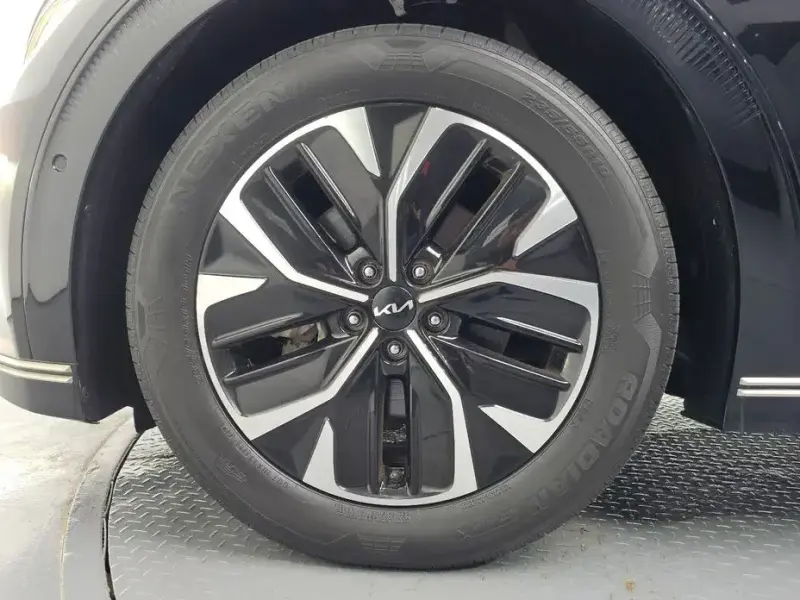 2022 Kia EV6 с пробегом 79 844 км