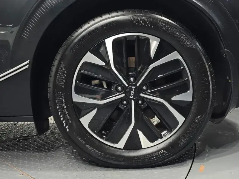 2022 Kia EV6 с пробегом 76 882 км