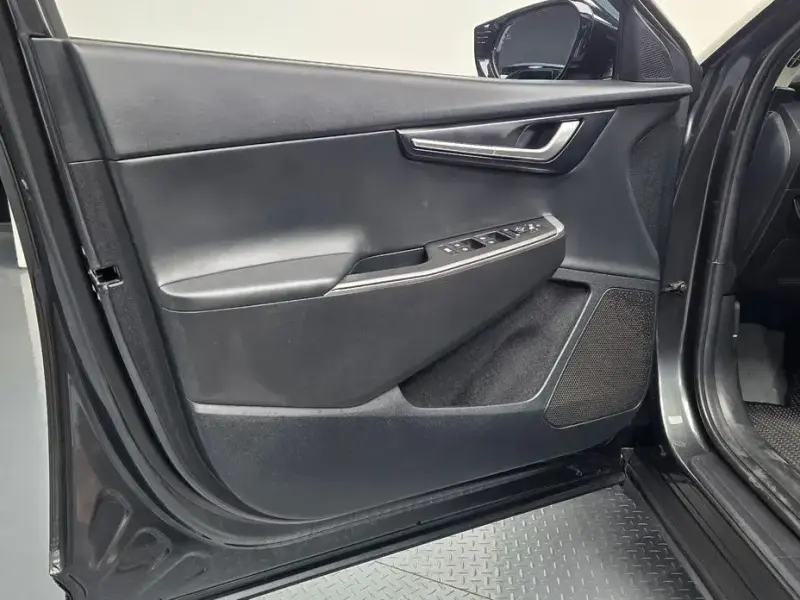 2022 Kia EV6 с пробегом 76 882 км