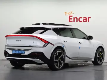 2023 Kia EV6 с пробегом 98 651 км