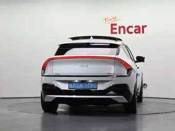 2023 Kia EV6 с пробегом 98 651 км