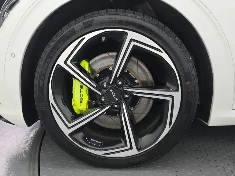 2023 Kia EV6 с пробегом 98 651 км