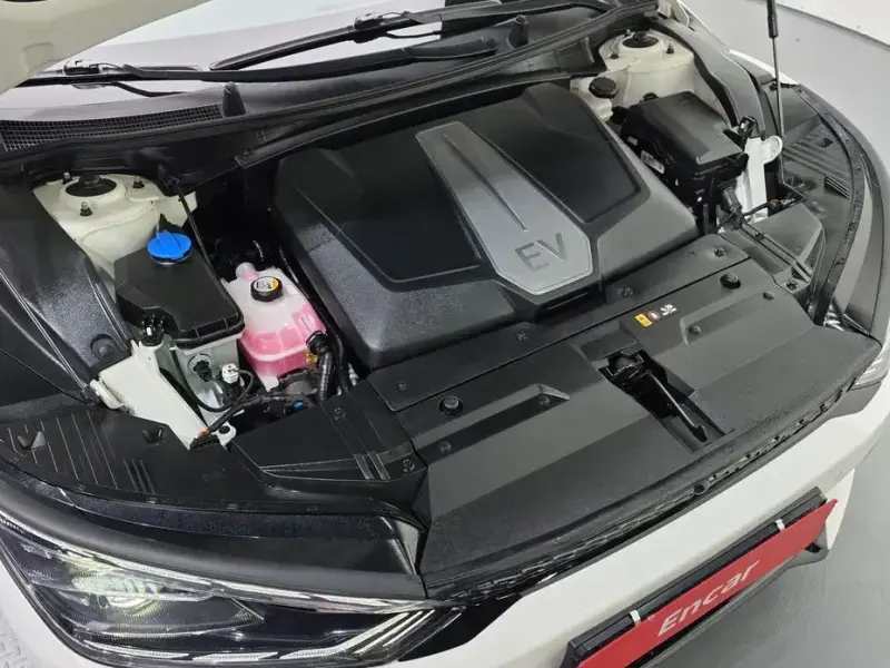 2023 Kia EV6 с пробегом 98 651 км