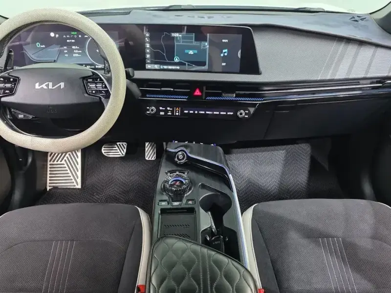 2023 Kia EV6 с пробегом 98 651 км