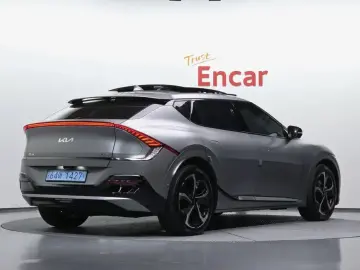 2024 Kia EV6 с пробегом 45 412 км