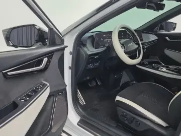 2023 Kia EV6 с пробегом 98 651 км