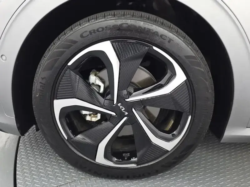 2024 Kia EV6 с пробегом 45 412 км