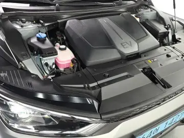 2024 Kia EV6 с пробегом 45 412 км