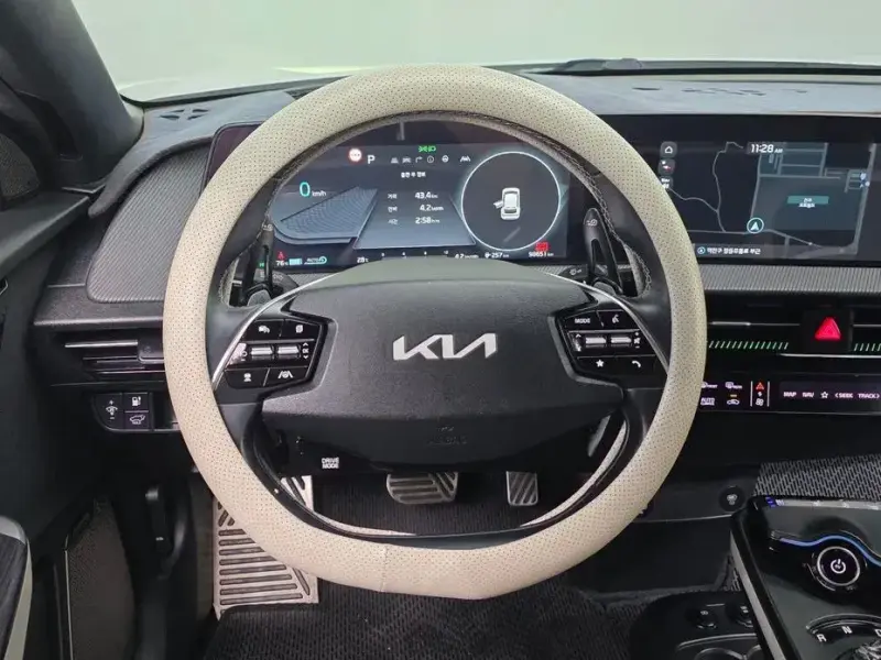 2023 Kia EV6 с пробегом 98 651 км