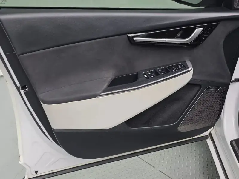 2023 Kia EV6 с пробегом 98 651 км