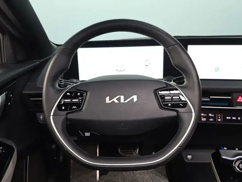 2024 Kia EV6 с пробегом 45 412 км