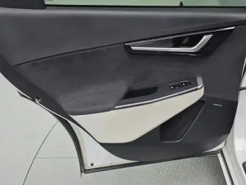 2023 Kia EV6 с пробегом 98 651 км