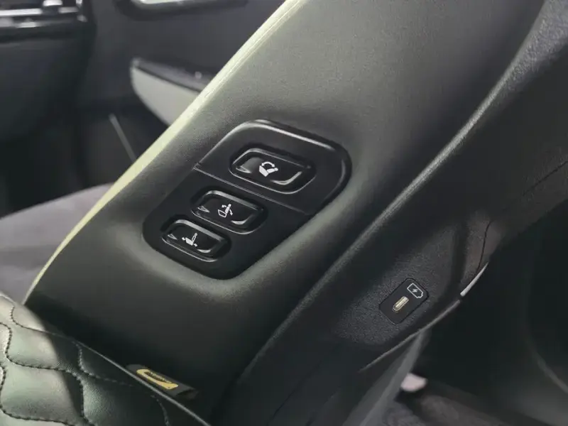 2023 Kia EV6 с пробегом 98 651 км