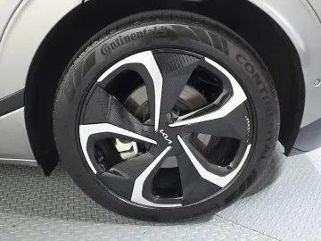 2024 Kia EV6 с пробегом 45 412 км