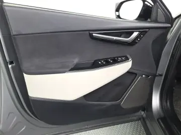 2024 Kia EV6 с пробегом 45 412 км