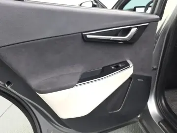 2024 Kia EV6 с пробегом 45 412 км