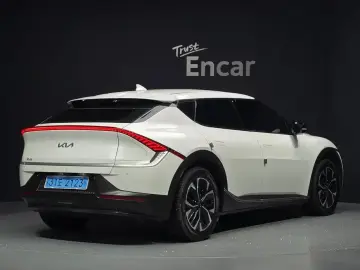 2022 Kia EV6 с пробегом 66 912 км