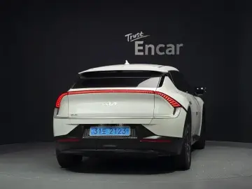 2022 Kia EV6 с пробегом 66 912 км