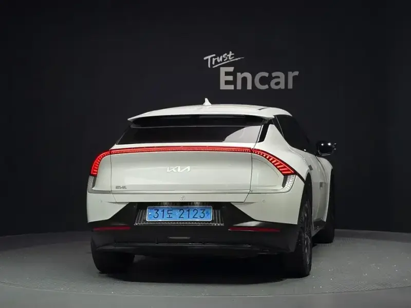 2022 Kia EV6 с пробегом 66 912 км