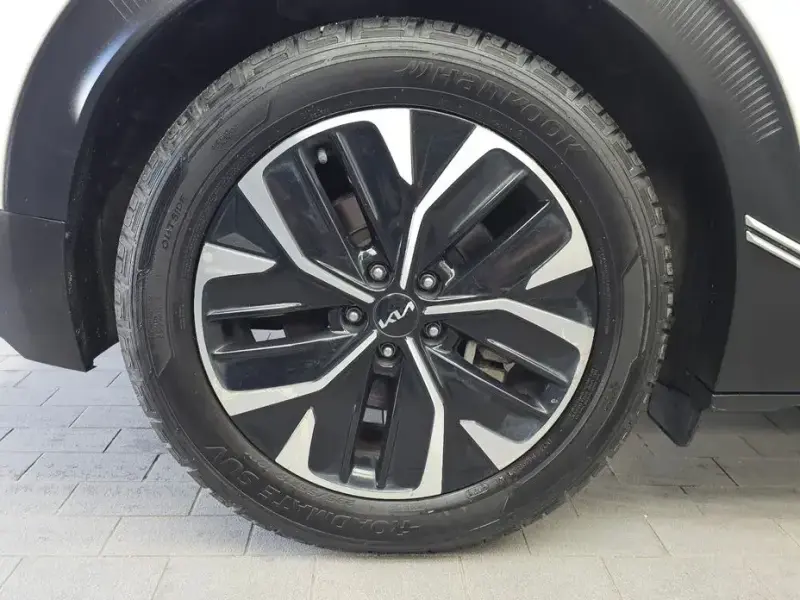 2022 Kia EV6 с пробегом 66 912 км