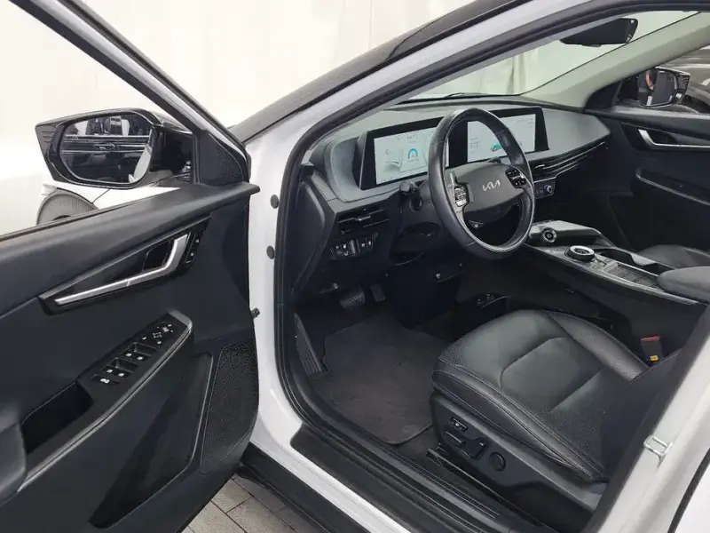 2022 Kia EV6 с пробегом 66 912 км