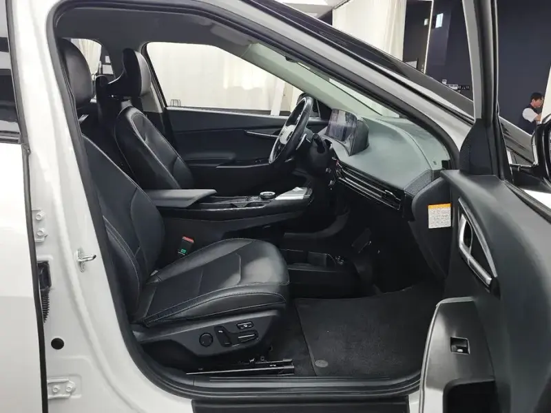 2022 Kia EV6 с пробегом 66 912 км