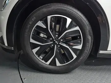 2023 Kia EV6 с пробегом 77 909 км