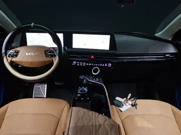 2023 Kia EV6 с пробегом 77 909 км