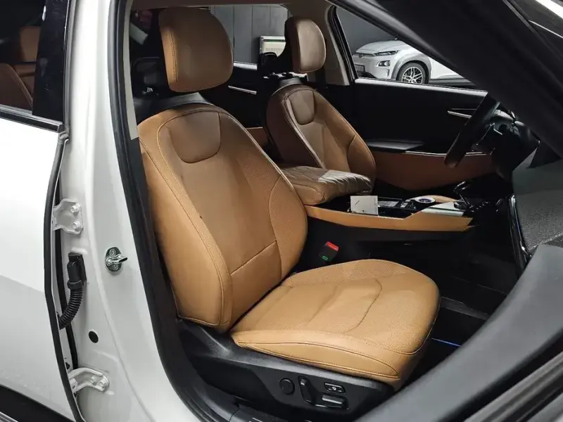2023 Kia EV6 с пробегом 77 909 км