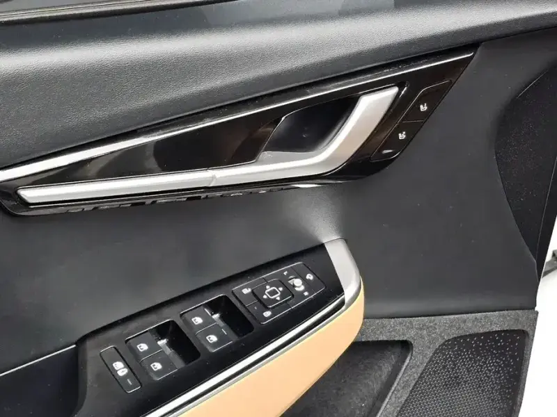 2023 Kia EV6 с пробегом 77 909 км