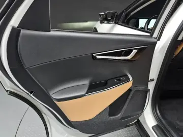 2023 Kia EV6 с пробегом 77 909 км